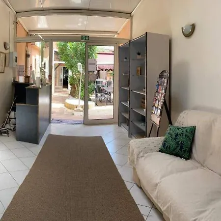 Le Derby 2* Cagnes-sur-Mer