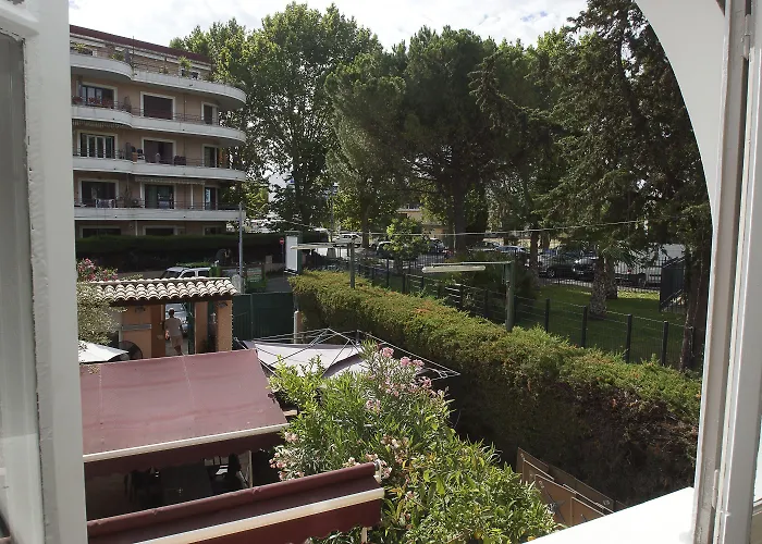 Le Derby Hotel 2*
