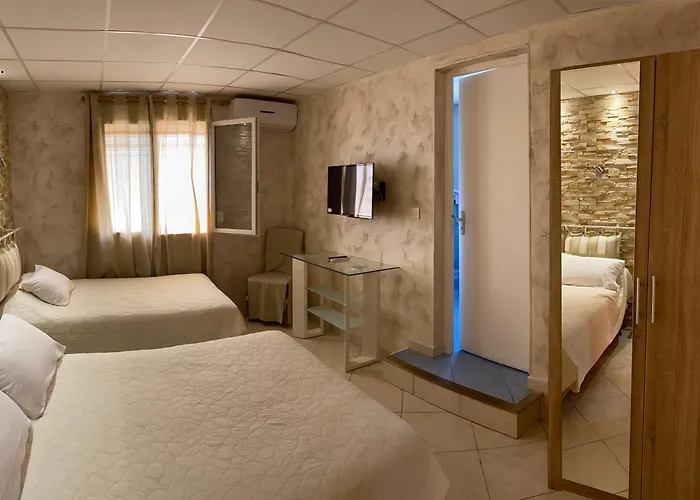 Le Derby Hotel