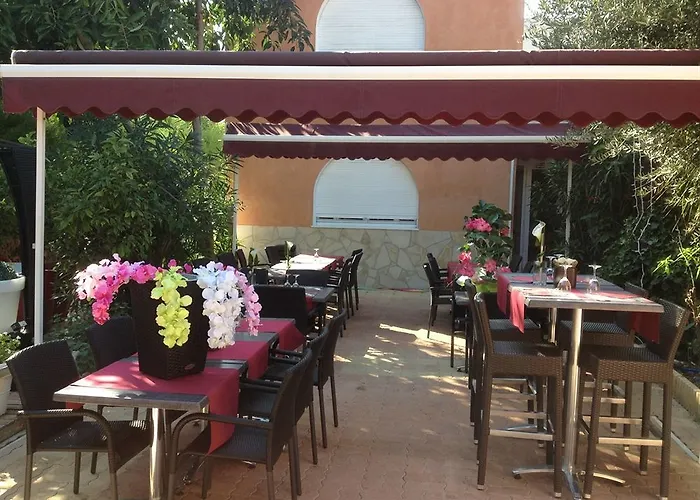 Le Derby Hotel 2*