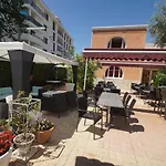 Le Derby Hotel