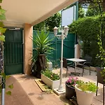 Le Derby Hotel