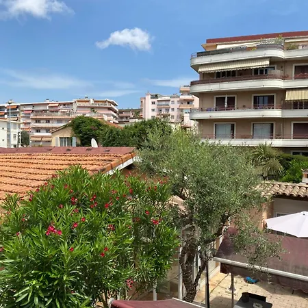 Le Derby 2* كانيو سور مير