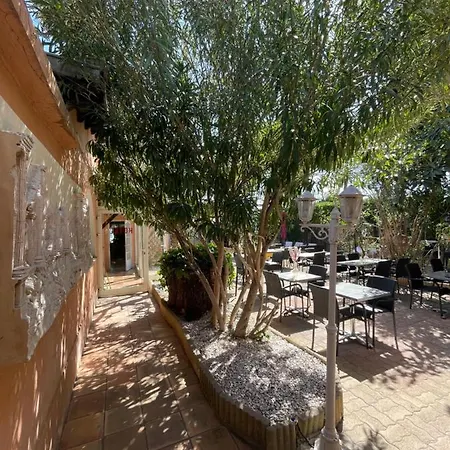 Le Derby Hotel